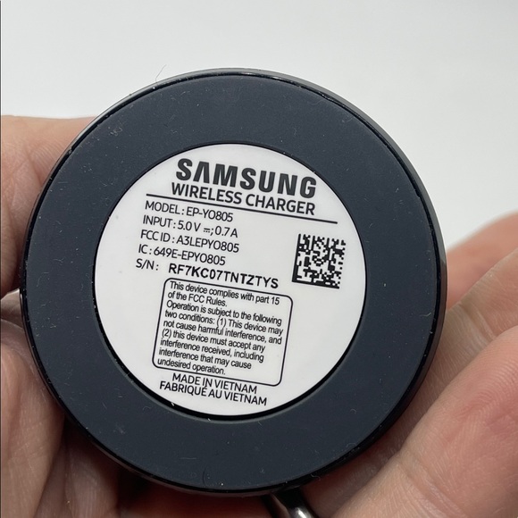 Samsung Galaxy watch and charger dock - Picture 4 of 9